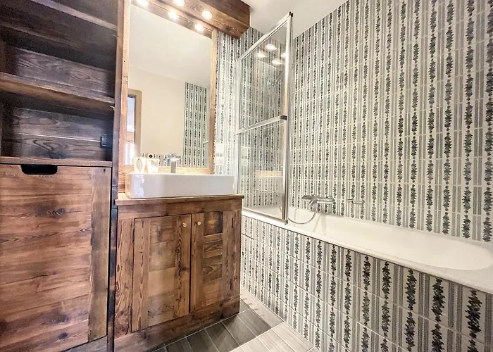 Romaine 115/3 公寓 *